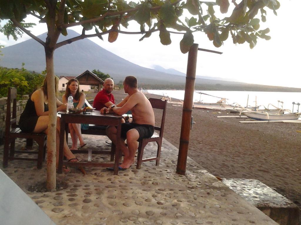 Solaluna Beach Homestay Amed Exterior foto